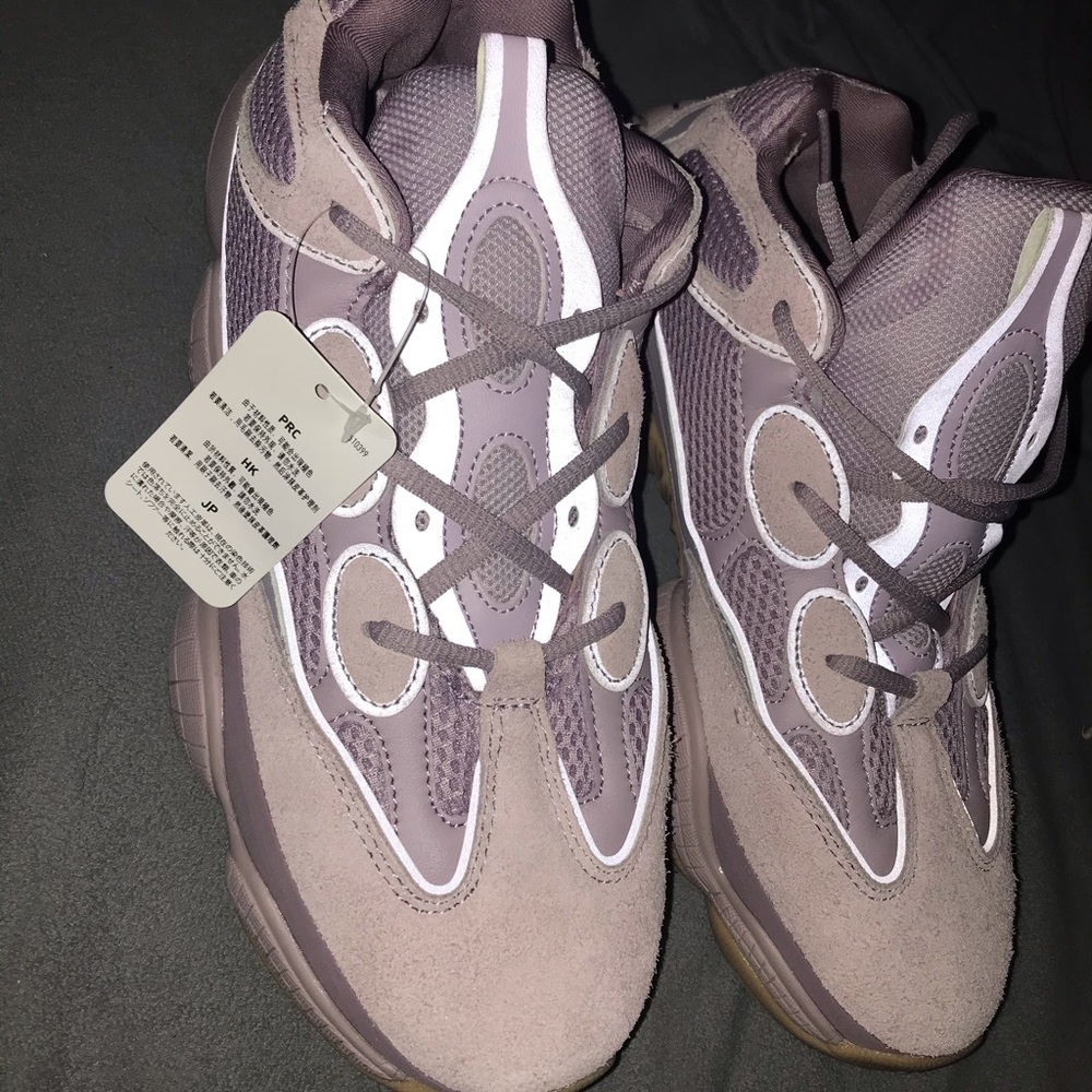 Yeezys 500 never worn